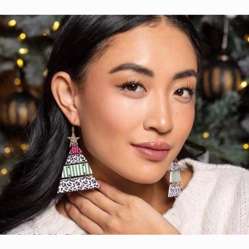 Plunder Christmas tree/leopard earrings